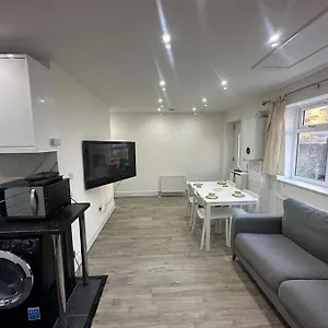 2 Bedroom House,brownhillrd Se6 Londres